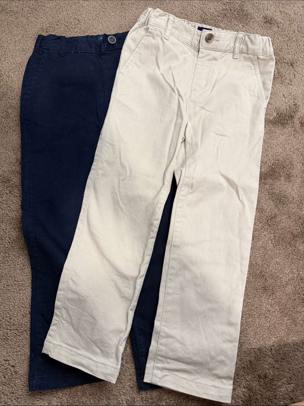 The Children's Place Set of 2 pants:Navy and khaki. Kids size 5T